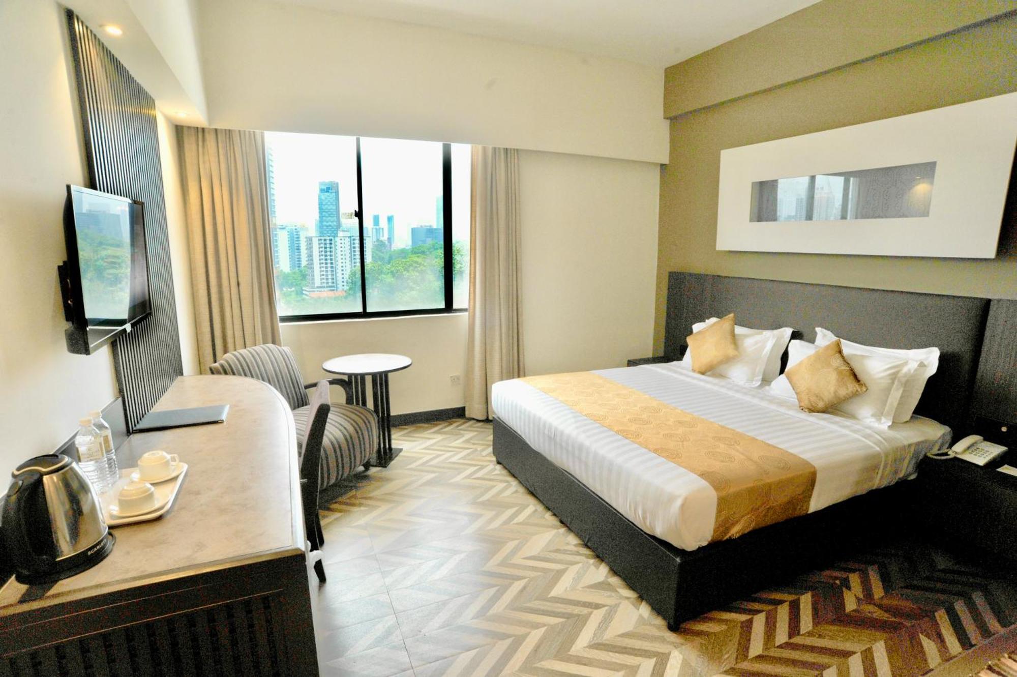 Regalpark Hotel Kuala Lumpur Exterior photo