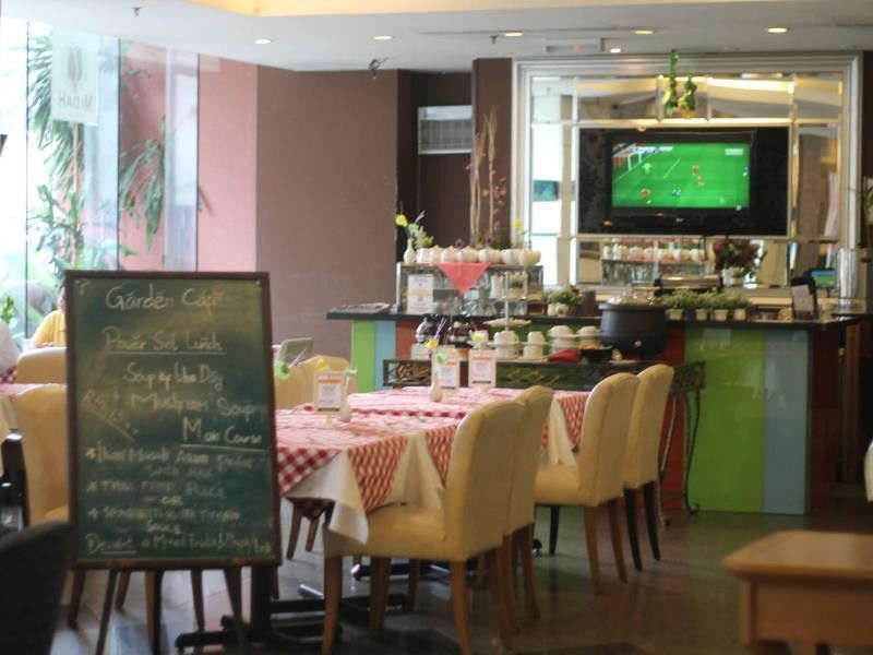 Regalpark Hotel Kuala Lumpur Exterior photo